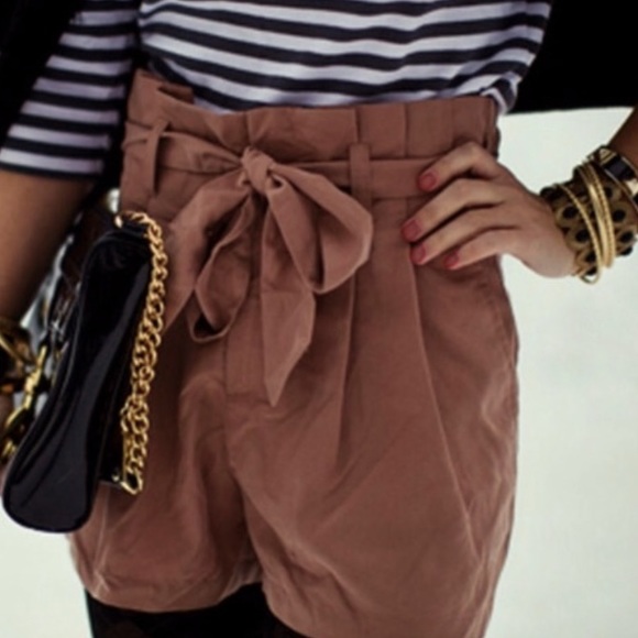 Divided by H&M Paperbag Waist Shorts - Picture 1 of 6
